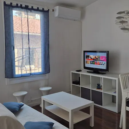 Apartament Au Coeur Du Panier Avec Terrasse 2 A 4 Personnes Climatisation Marsylia